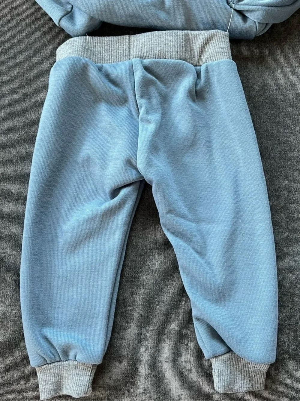 NWT Batman Hooded Sweater and Sweatpants Set Size 12 Months